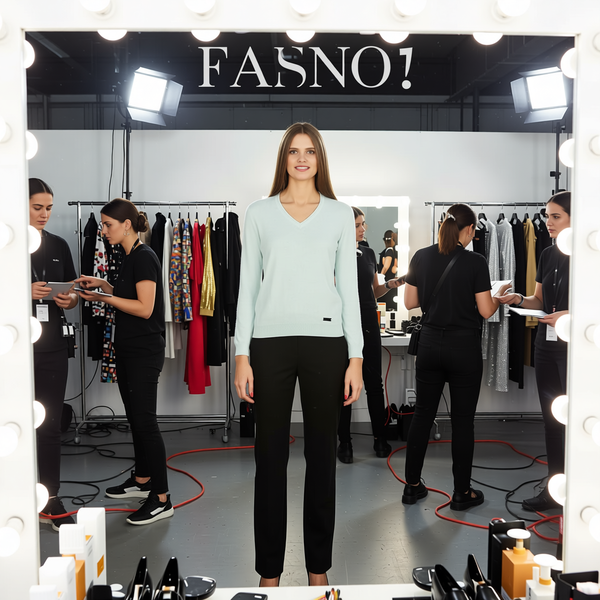 Baldinini Trend - Elegant Ribbed Trim Cashmere Blend V-Neck Sweater - Light Blue Baldinini Trend